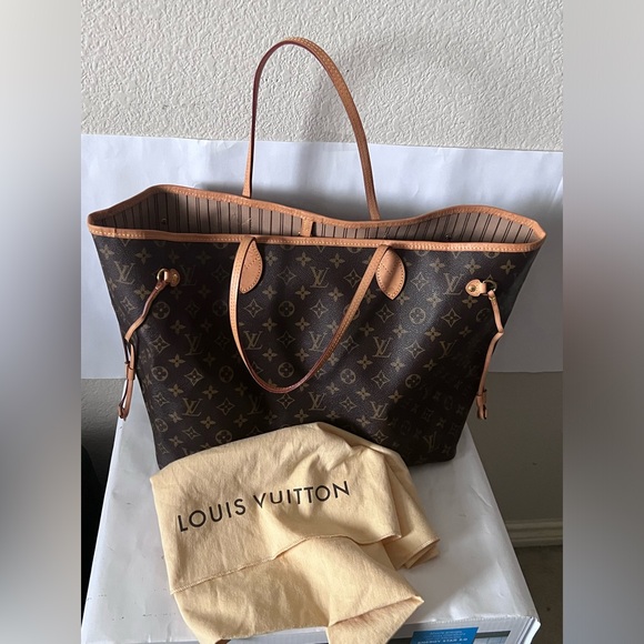 Louis Vuitton Handbags - ❌SOLD❌ Louis Vuitton Neverfull GM Monogram Canvas Tote Bag - Great condition